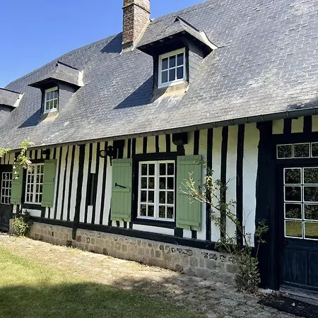 La Typique Longere Normande De * Néville