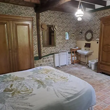 La Typique Longere Normande De * Néville